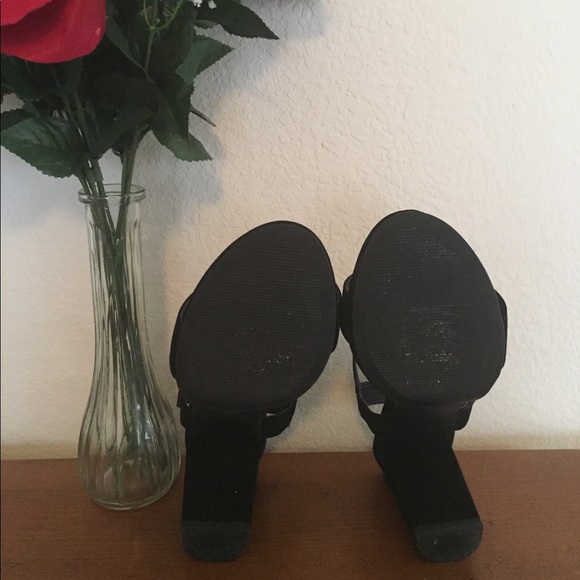 ANNA Sexy Open Toe Ankle Strap Block Heel Sandals - Picture 3 of 3